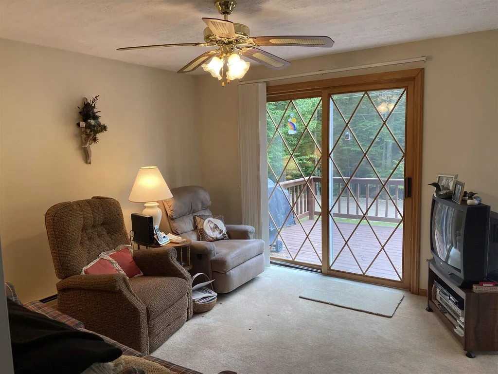 10 Elaine Road Middleton NH 03887