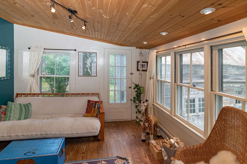 18 Church Place Wilmot NH 03287