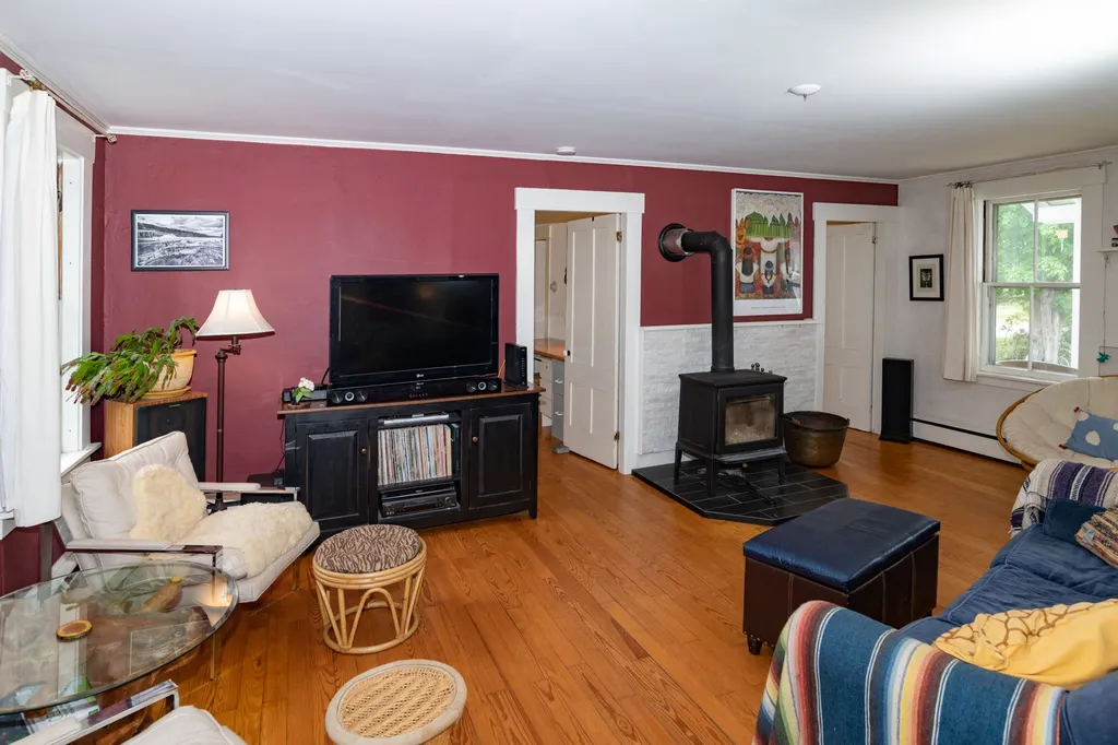 18 Church Place Wilmot NH 03287
