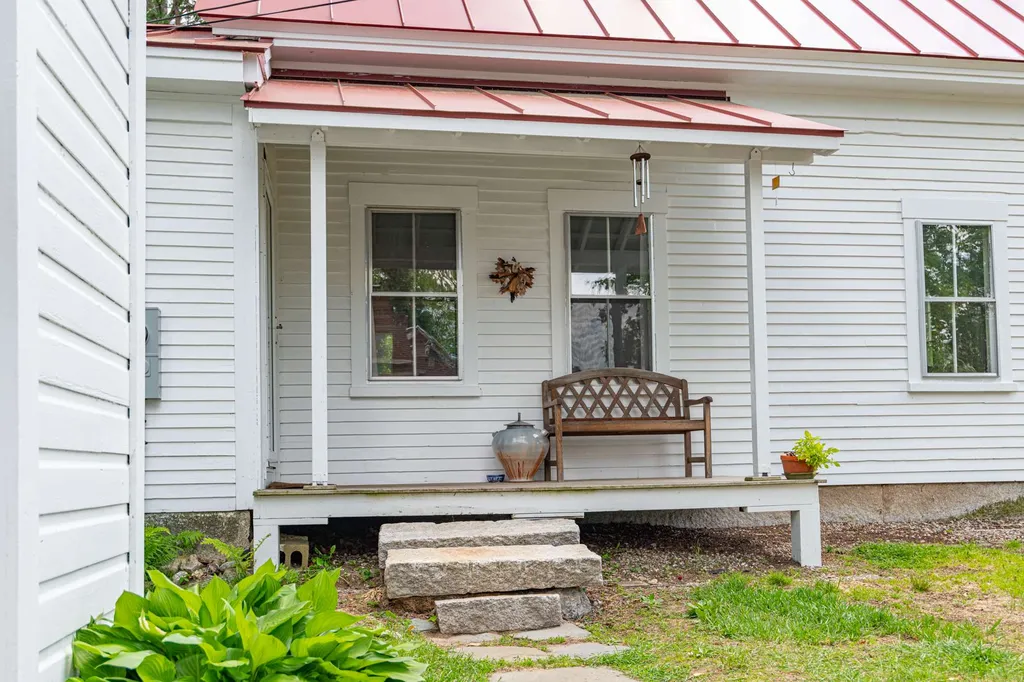 18 Church Place Wilmot NH 03287