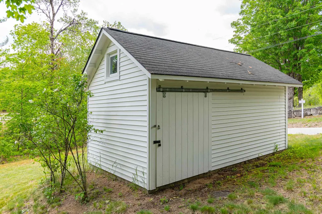 18 Church Place Wilmot NH 03287