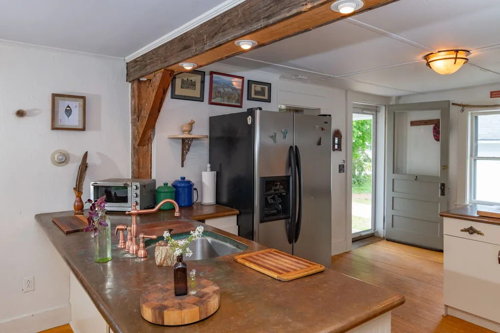 18 Church Place Wilmot NH 03287