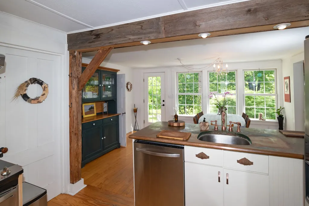 18 Church Place Wilmot NH 03287