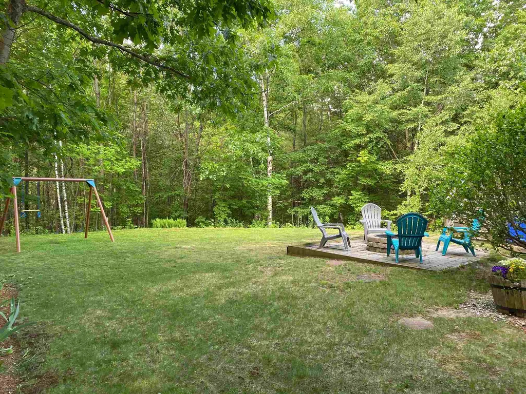 82 Oak Ridge Road Weare NH 03281