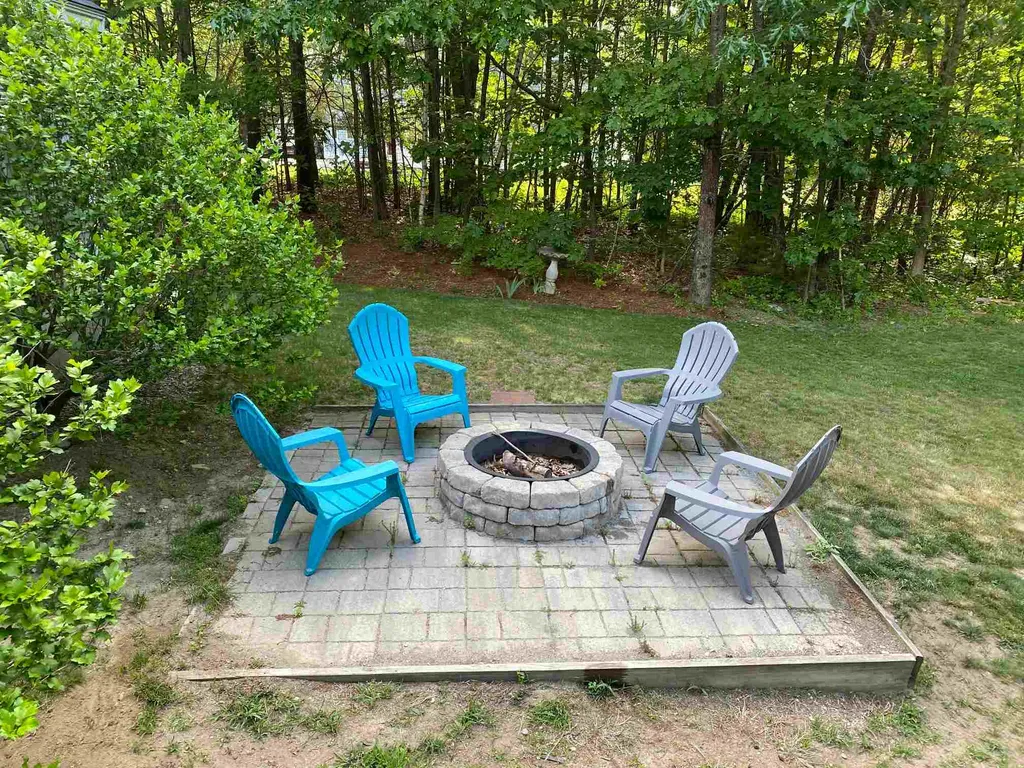 82 Oak Ridge Road Weare NH 03281