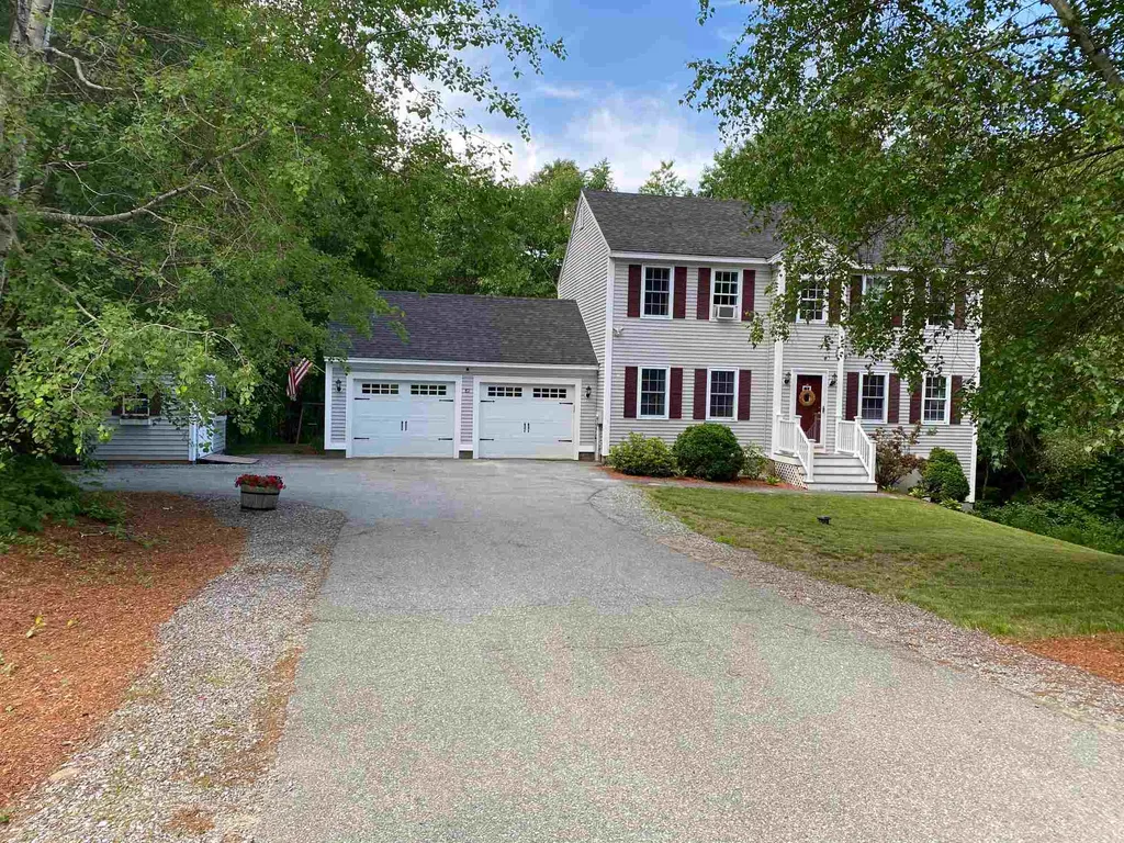82 Oak Ridge Road Weare NH 03281