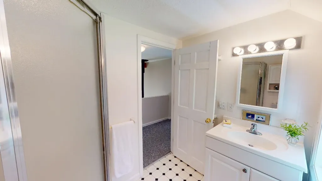 163 Grapevine Road Dunbarton NH 03046