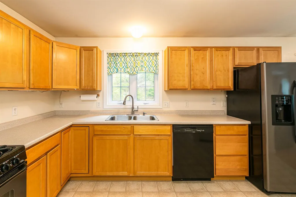 82 New Hampshire Drive Webster NH 03303