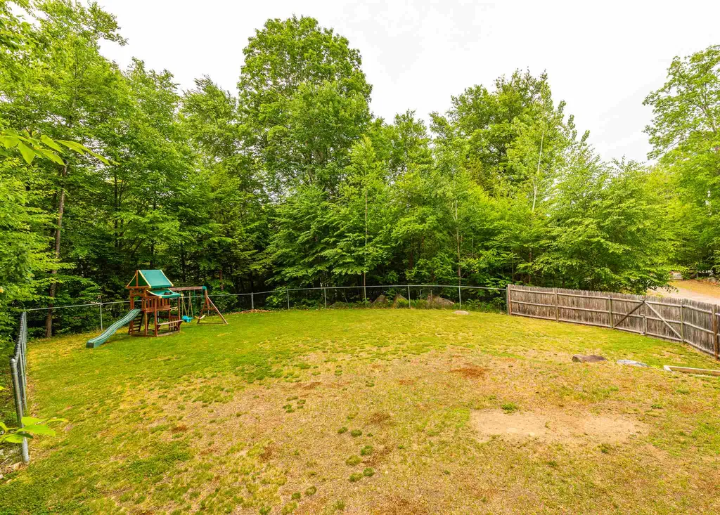 82 New Hampshire Drive Webster NH 03303