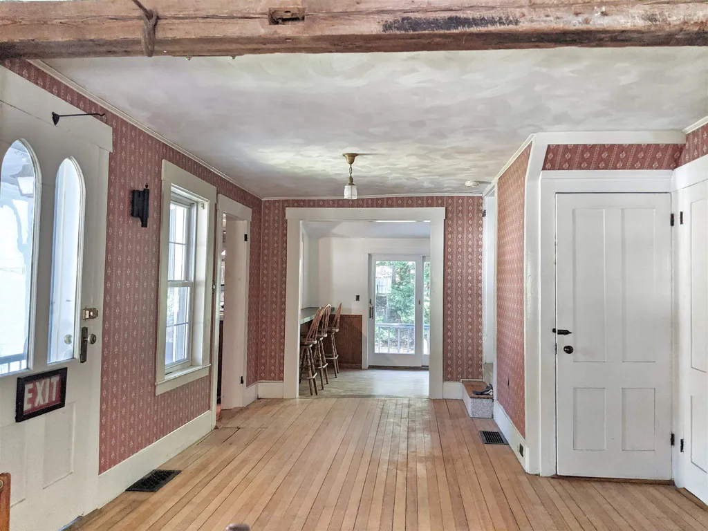 16 Water Street Meredith NH 03253