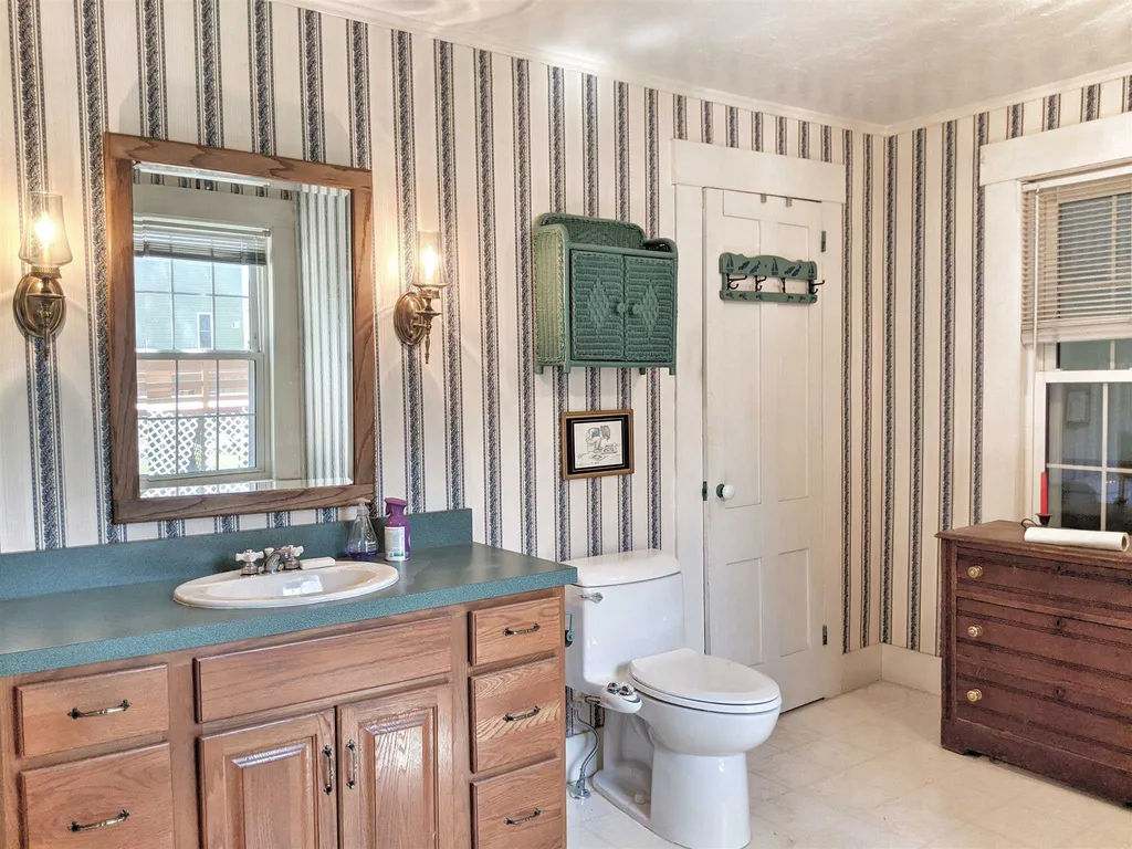 16 Water Street Meredith NH 03253