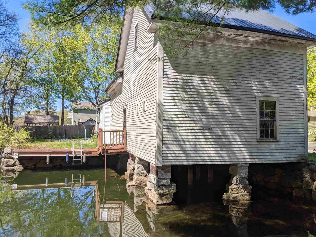 16 Water Street Meredith NH 03253