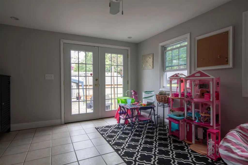 46 Dutton Road Pelham NH 03076