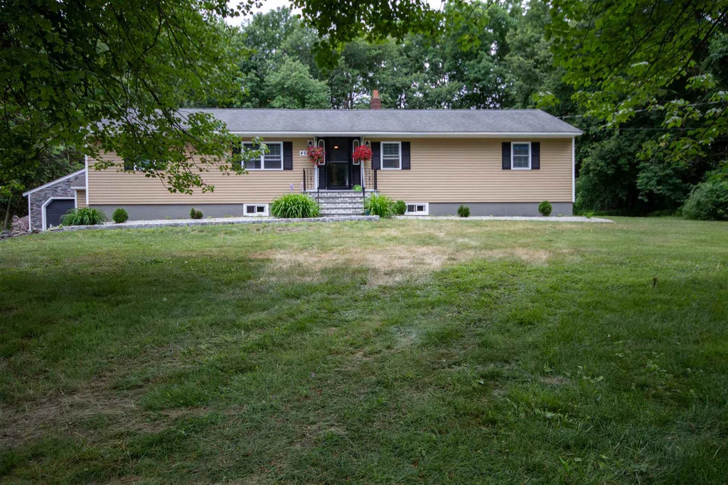 46 Dutton Road Pelham NH 03076