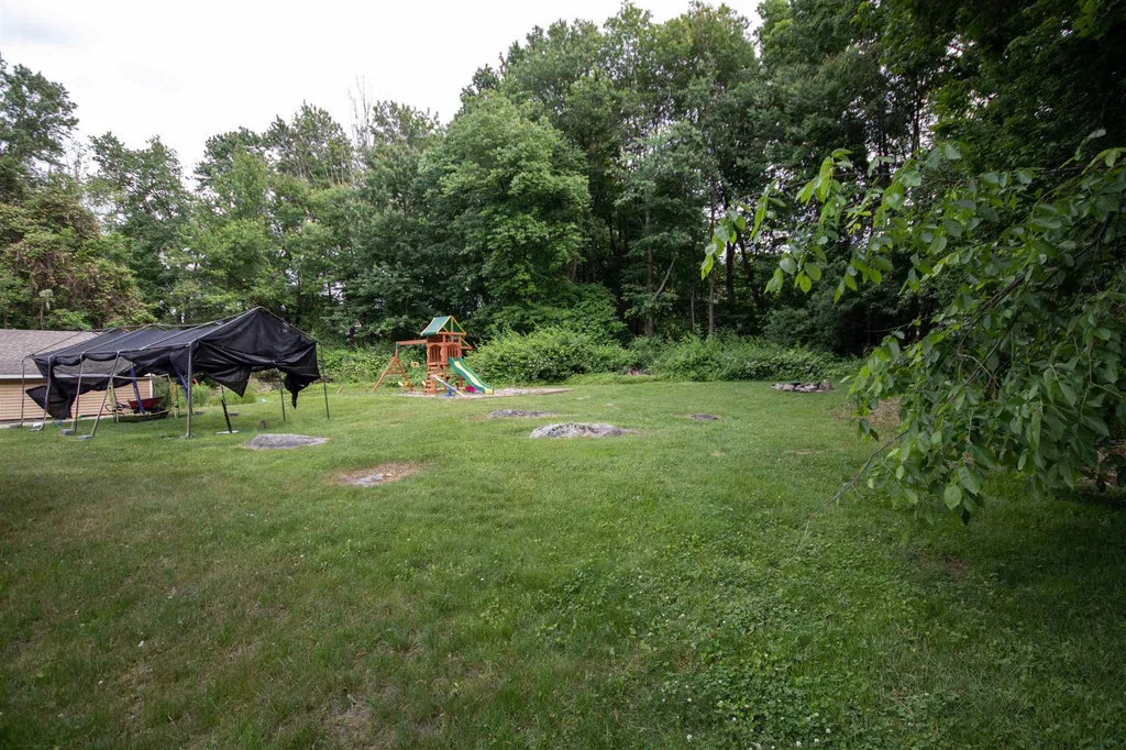 46 Dutton Road Pelham NH 03076