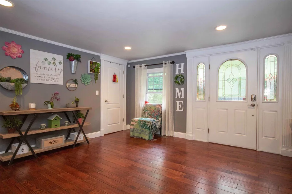 46 Dutton Road Pelham NH 03076