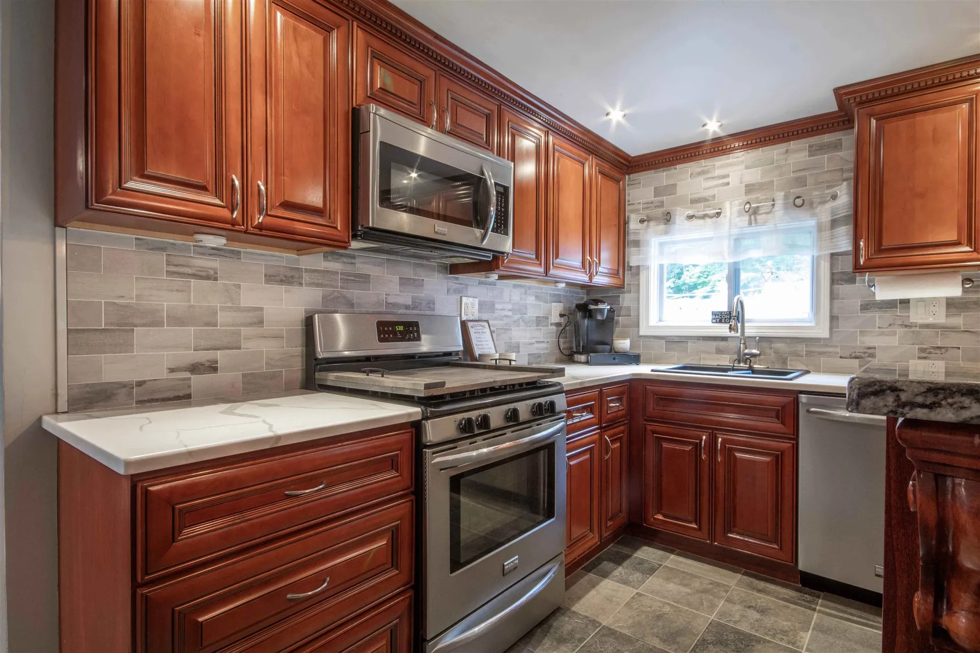 46 Dutton Road Pelham NH 03076