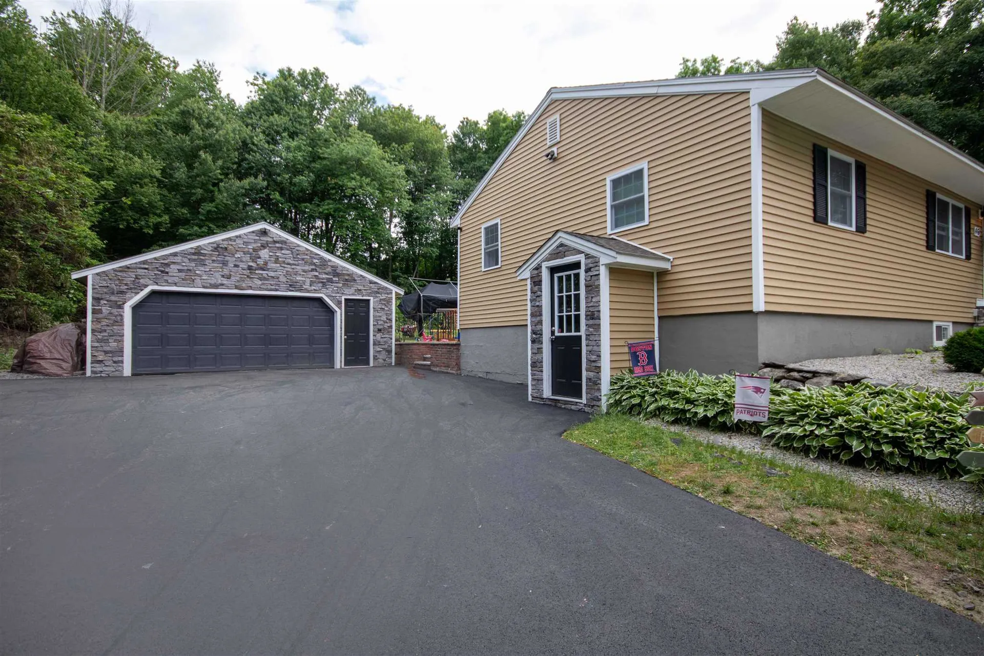 46 Dutton Road Pelham NH 03076