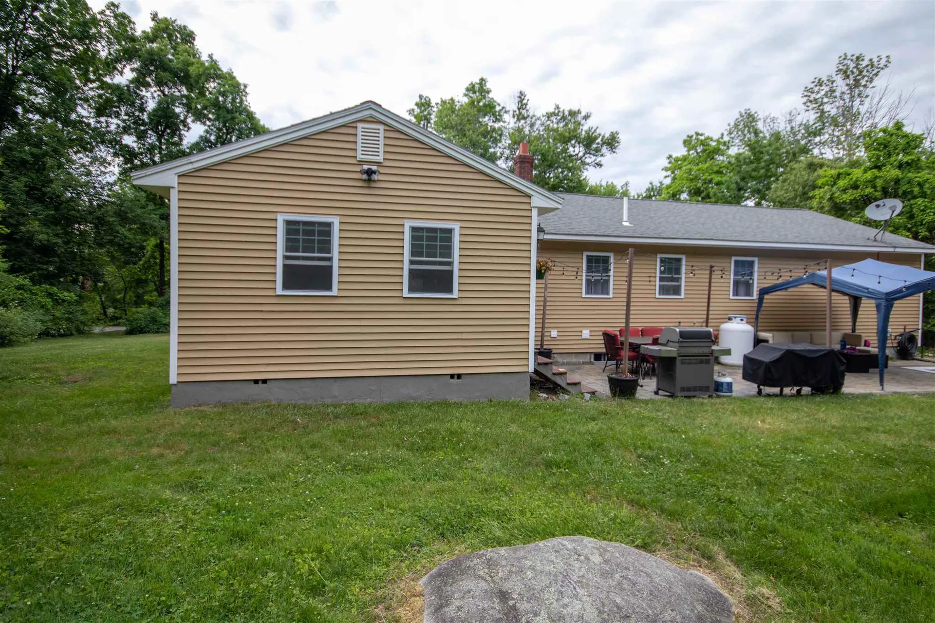 46 Dutton Road Pelham NH 03076