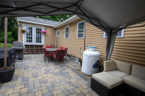 46 Dutton Road Pelham NH 03076