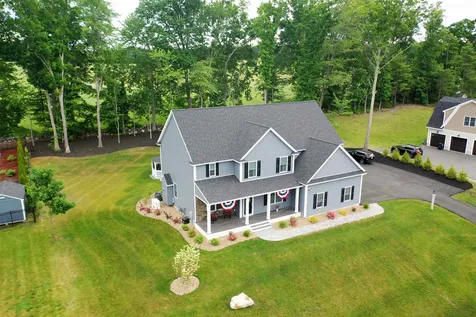 21 Lamplighter Lane Salem NH 03079
