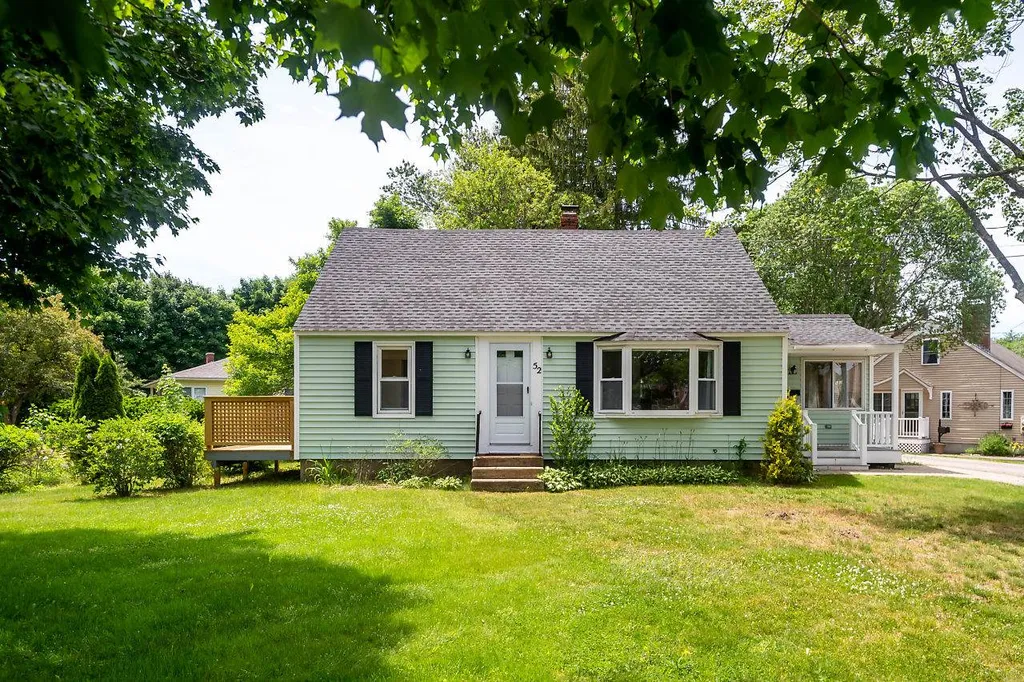 52 Maplecrest Street Newmarket NH 03857