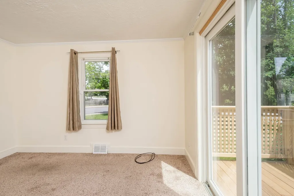 52 Maplecrest Street Newmarket NH 03857
