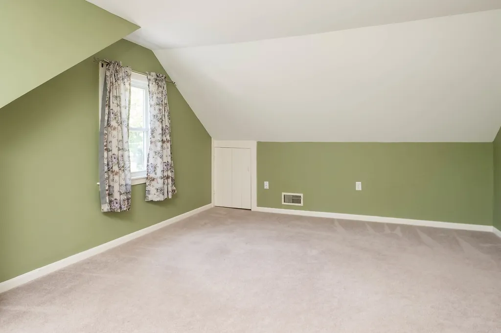 52 Maplecrest Street Newmarket NH 03857