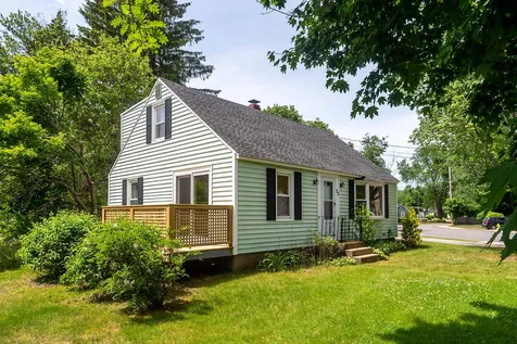 52 Maplecrest Street Newmarket NH 03857
