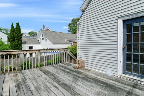 8 Pleasant Street Kittery ME 03904