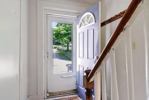 8 Pleasant Street Kittery ME 03904