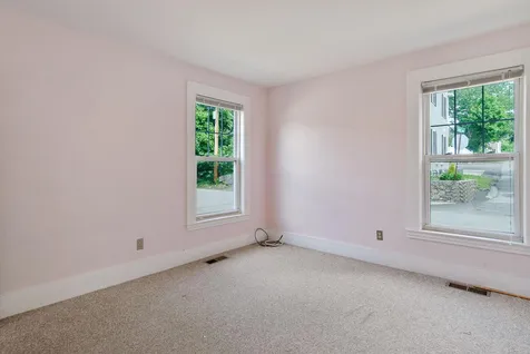 8 Pleasant Street Kittery ME 03904
