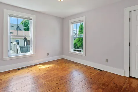 8 Pleasant Street Kittery ME 03904