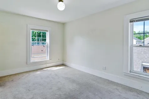 8 Pleasant Street Kittery ME 03904
