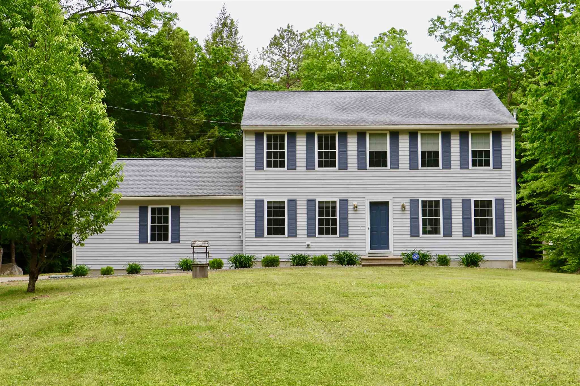 17 Whipplewill Road New Boston NH 03070