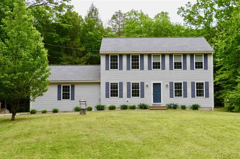 17 Whipplewill Road New Boston NH 03070