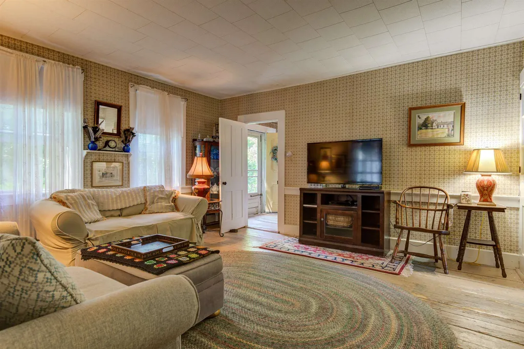 290 Stoneham Road Brookfield NH 03872