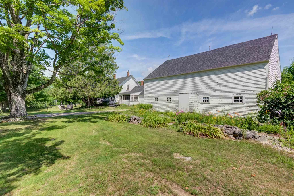 290 Stoneham Road Brookfield NH 03872