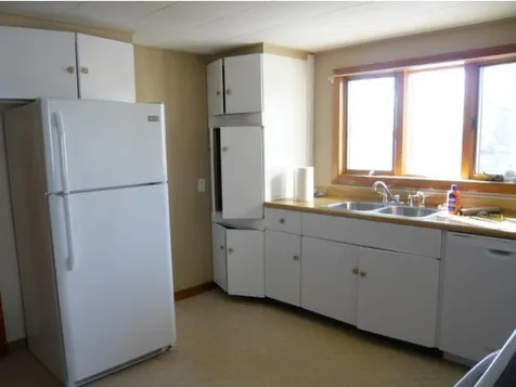 3 Newland Avenue Hudson NH 03051