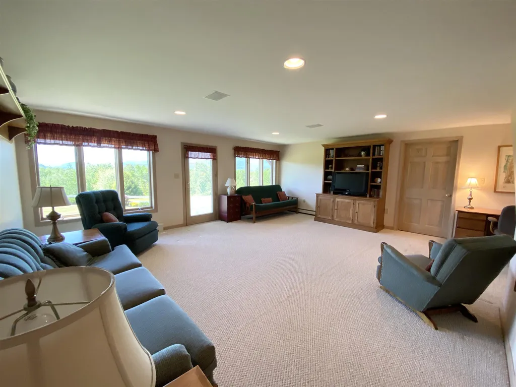 87 Ledgeside Lane Plymouth NH 03264