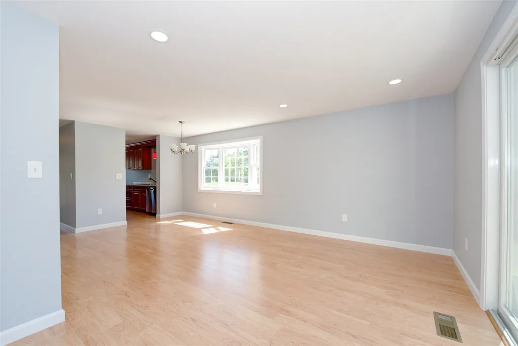 138 Fox Hollow Drive Hudson NH 03051
