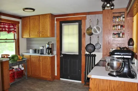 9 Dean Street Springfield VT 05156