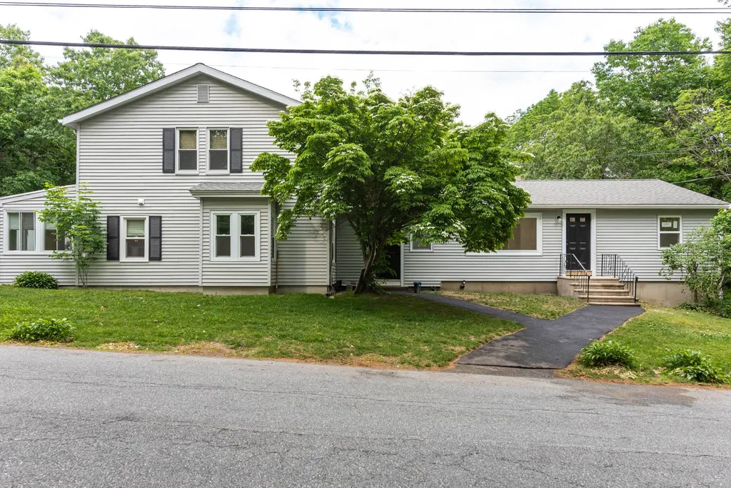 15 Stage Road Atkinson NH 03811-2540