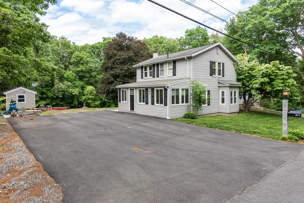 15 Stage Road Atkinson NH 03811-2540