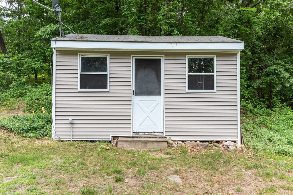 15 Stage Road Atkinson NH 03811-2540