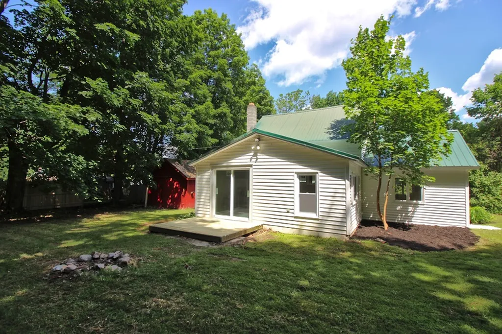 105 Hickory Hill Road Bennington VT 05201