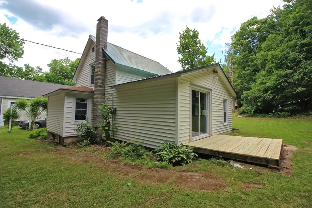 105 Hickory Hill Road Bennington VT 05201