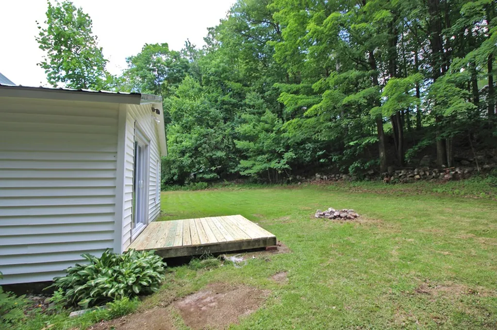 105 Hickory Hill Road Bennington VT 05201