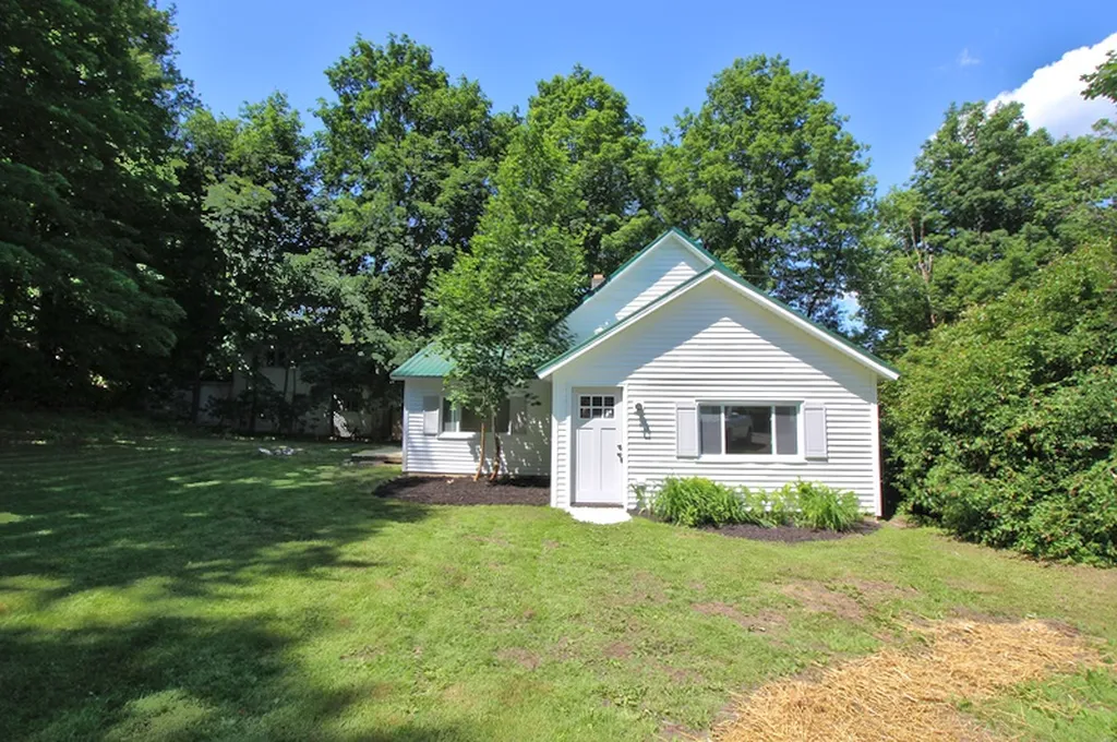 105 Hickory Hill Road Bennington VT 05201