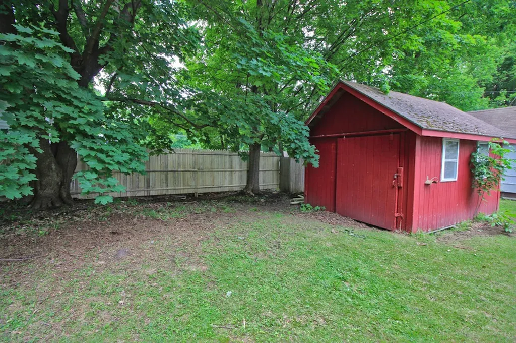 105 Hickory Hill Road Bennington VT 05201